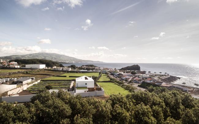 BIM建筑|于现实的包围中仰望天空：葡萄牙 NVC 住宅 / Salworks