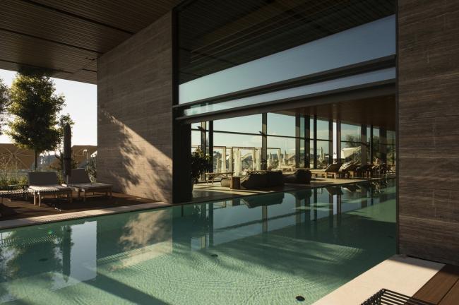 BIM建筑|曲折叠退，纵享海天一色：罗维尼公园大酒店 / 3LHD