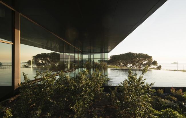 BIM建筑|曲折叠退，纵享海天一色：罗维尼公园大酒店 / 3LHD