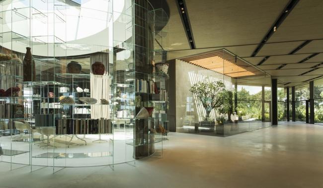 BIM建筑|曲折叠退，纵享海天一色：罗维尼公园大酒店 / 3LHD