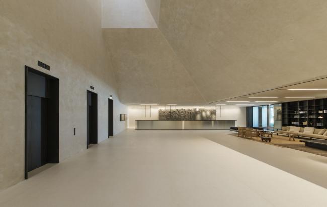 BIM建筑|曲折叠退，纵享海天一色：罗维尼公园大酒店 / 3LHD