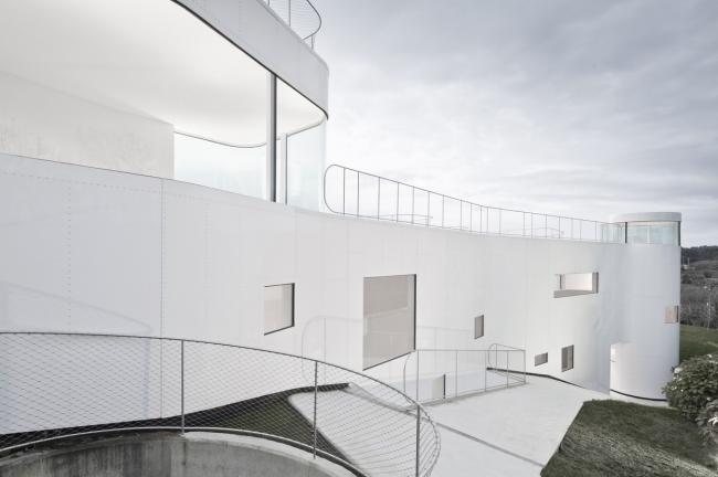 BIM建筑|纯净如水，轻波澹澹：西班牙 V 住宅 / Dosis