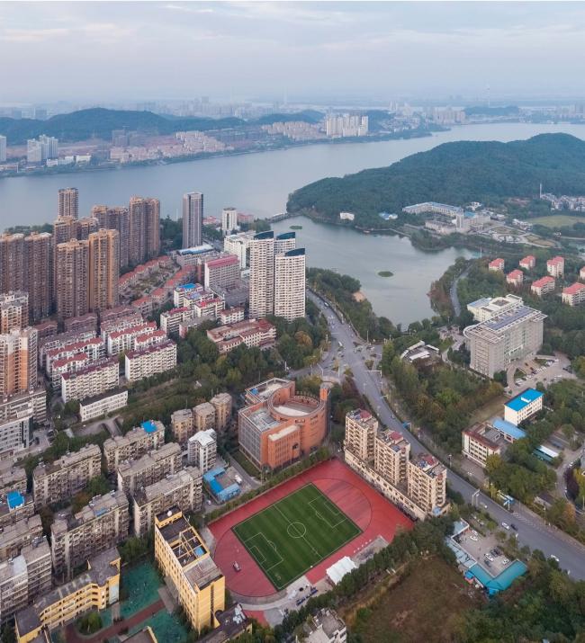 BIM建筑|稳重内敛，透着古典之美的清水红砖雕塑：黄石市群艺馆 / 中南建筑设计院