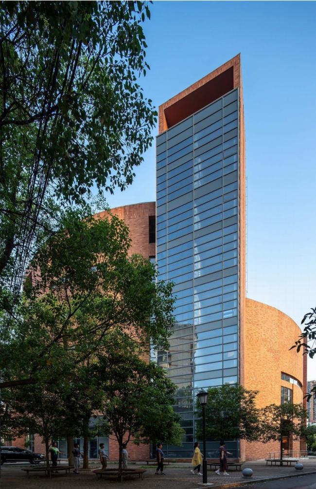 BIM建筑|稳重内敛，透着古典之美的清水红砖雕塑：黄石市群艺馆 / 中南建筑设计院