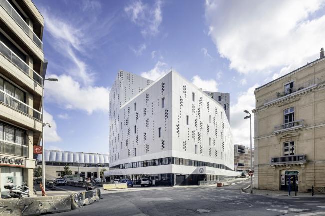 BIM建筑|如纯白蕾丝裙般优雅圣洁：蒙特皮埃酒店综合体 / Manuelle Gautrand Architecture