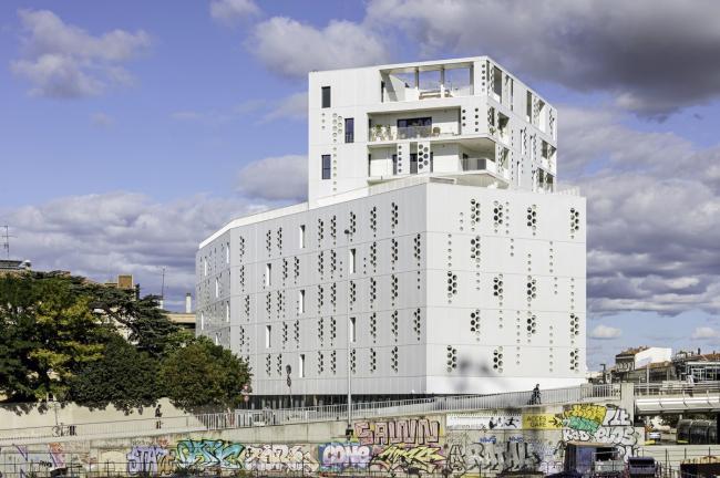 BIM建筑|如纯白蕾丝裙般优雅圣洁：蒙特皮埃酒店综合体 / Manuelle Gautrand Architecture