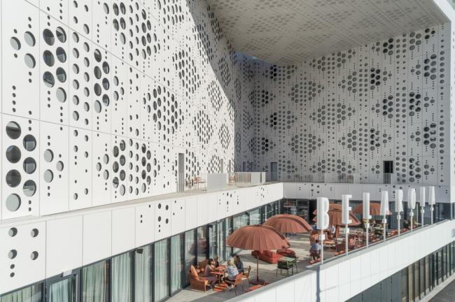 BIM建筑|如纯白蕾丝裙般优雅圣洁：蒙特皮埃酒店综合体 / Manuelle Gautrand Architecture