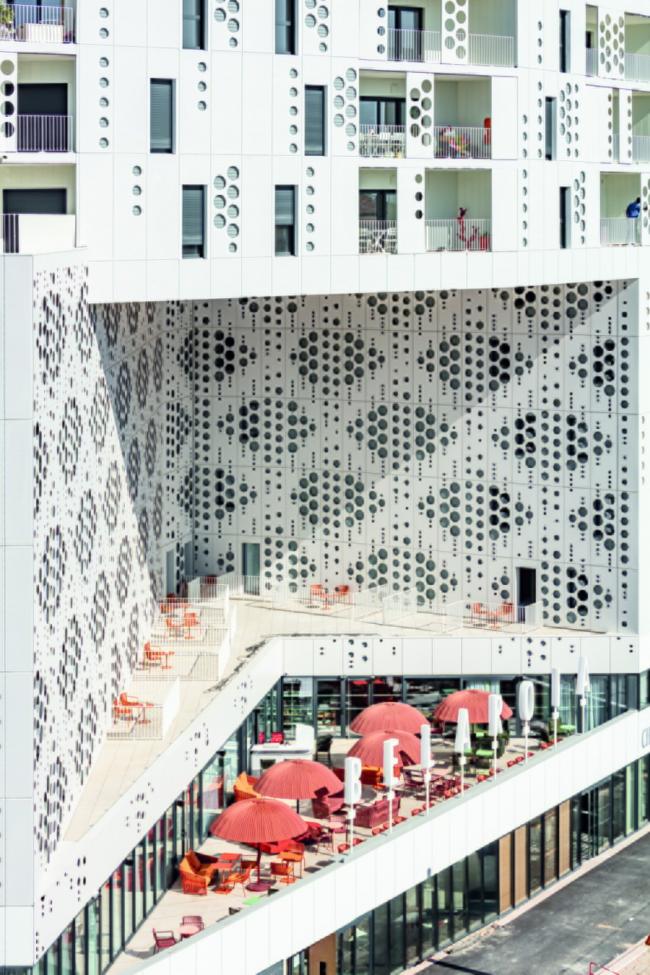 BIM建筑|如纯白蕾丝裙般优雅圣洁：蒙特皮埃酒店综合体 / Manuelle Gautrand Architecture