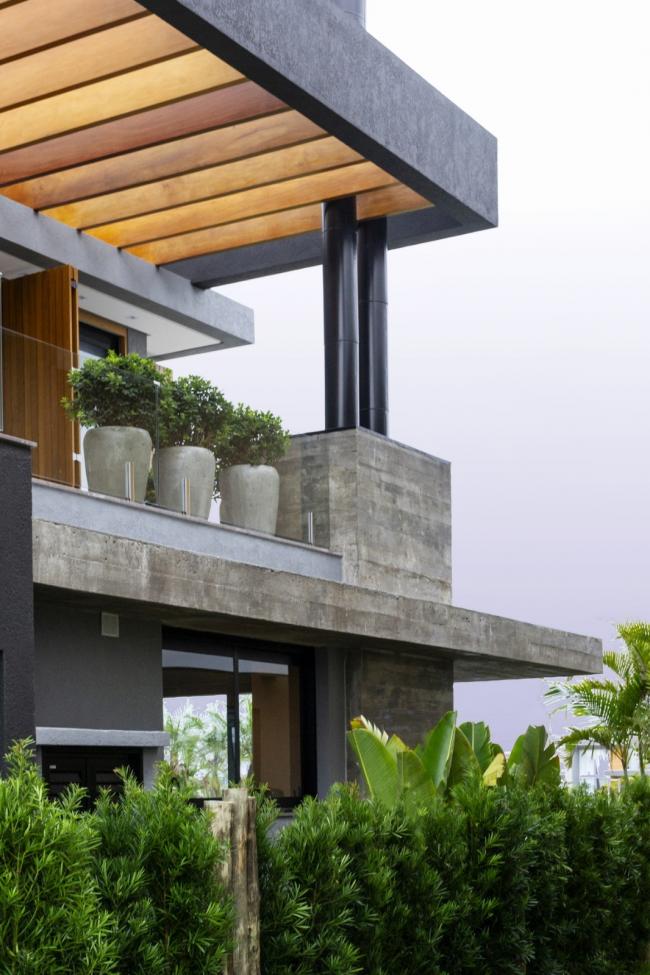 BIM建筑|闲暇静坐，赏湖冥想：77号房子 / Aunic Arquitetos