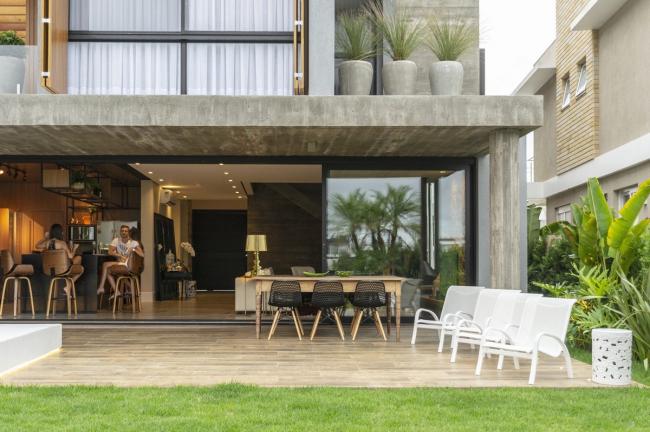 BIM建筑|闲暇静坐，赏湖冥想：77号房子 / Aunic Arquitetos