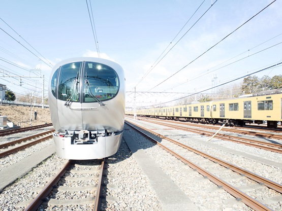 BIM建筑|妹岛和世设计有巨大窗户的通勤列车