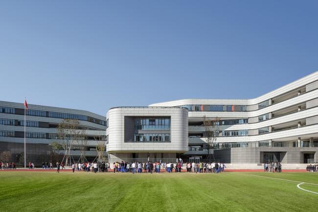 BIM建筑|漂浮的立体校园——浙江大学教育学院附属中学 / 浙江大学建筑设计研究院有限公司