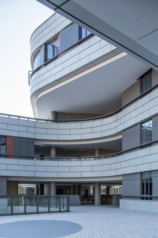 BIM建筑|漂浮的立体校园——浙江大学教育学院附属中学 / 浙江大学建筑设计研究院有限公司