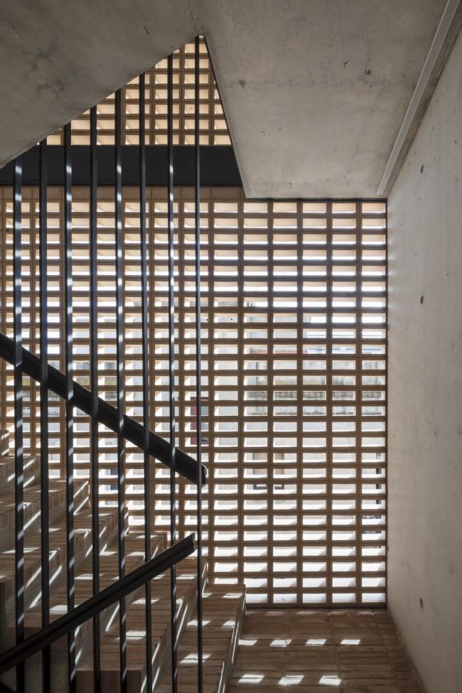 BIM建筑|光影流转间带来温暖质感——西班牙四友公寓