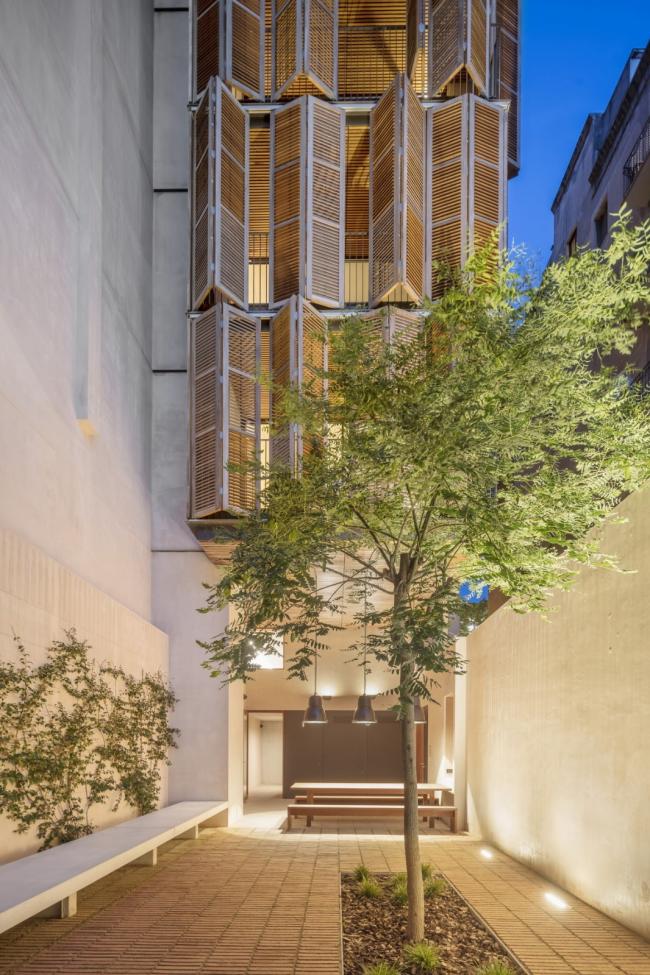 BIM建筑|光影流转间带来温暖质感——西班牙四友公寓