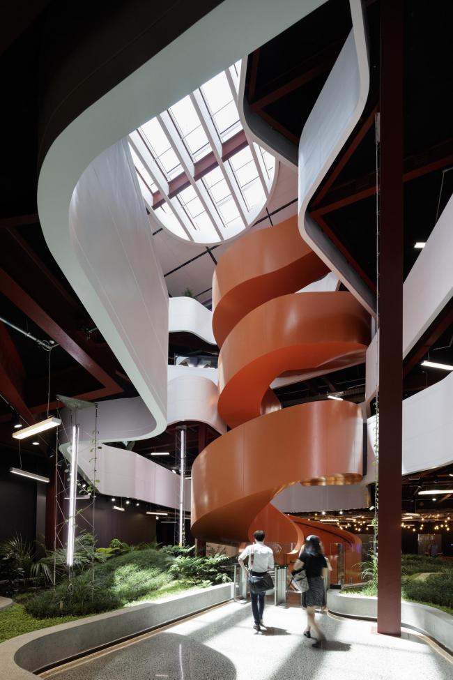 BIM建筑|曲线的交织与恣意流动：B:Hive 办公大楼 / BVN + Jasmax