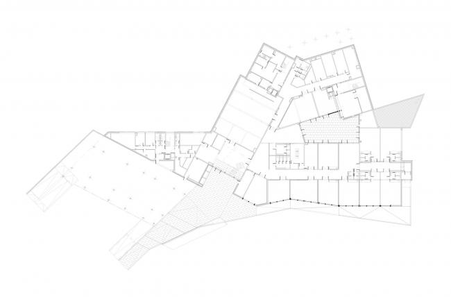 BIM建筑|簇拥嵌套的三角草坡顶“小房子”——东拉脱维亚创意服务中心 / SAALS