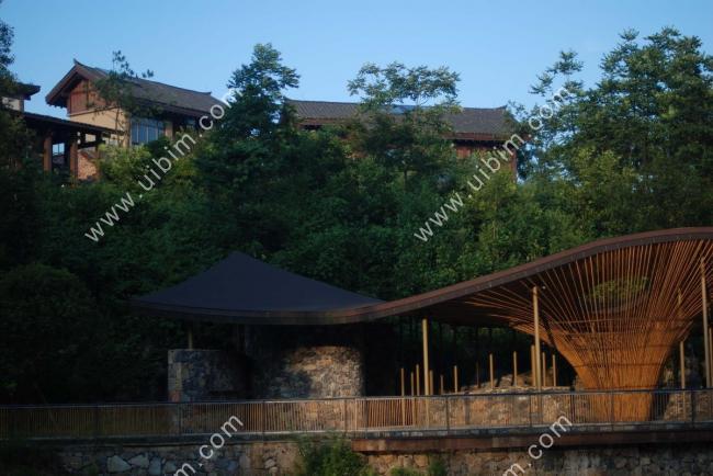 BIM建筑|似轻柔的山风拂过：武隆归原小镇茶亭 / 纬图设计机构