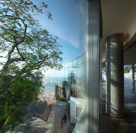 BIM建筑|梦幻建筑工作室在山坡上设计“香港芝加哥大学中心”