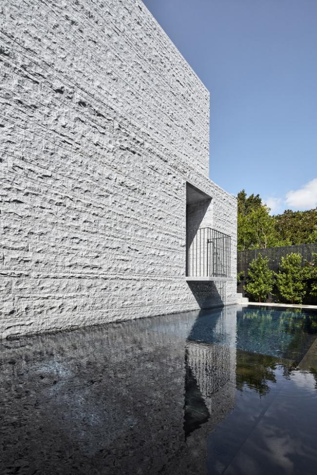 BIM建筑|空灵而轻盈：阿马代尔之家 / B.E Architecture