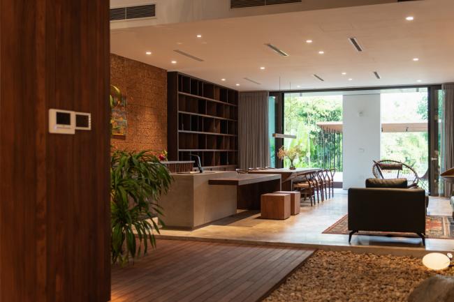 BIM建筑|拱窗围廊下营造室内庭院：越南 AD8 别墅 / Nemo Studio