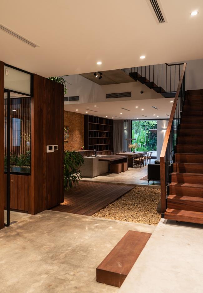 BIM建筑|拱窗围廊下营造室内庭院：越南 AD8 别墅 / Nemo Studio