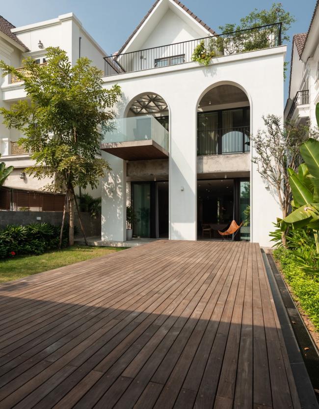 BIM建筑|拱窗围廊下营造室内庭院：越南 AD8 别墅 / Nemo Studio