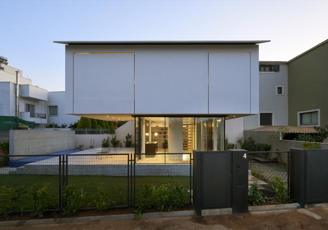 BIM建筑|爱琴海岸边的白色精灵——希腊E住宅 / buerger katsota architects