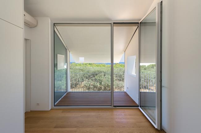 BIM建筑|爱琴海岸边的白色精灵——希腊E住宅 / buerger katsota architects