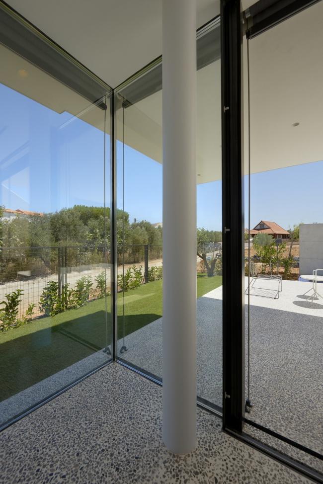 BIM建筑|爱琴海岸边的白色精灵——希腊E住宅 / buerger katsota architects