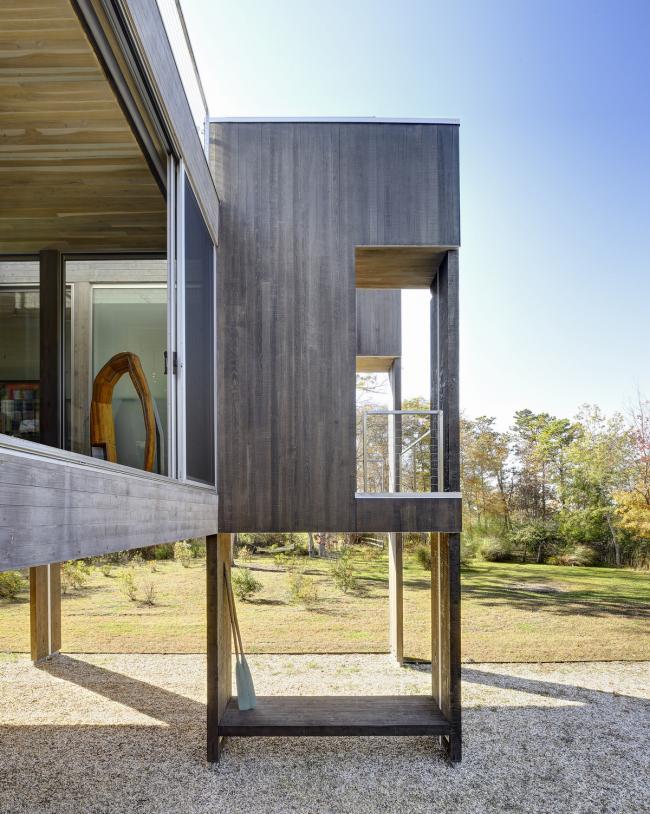 BIM建筑|高挑桩基创造的架空体量——西北港口住宅 / Bates Masi Architects