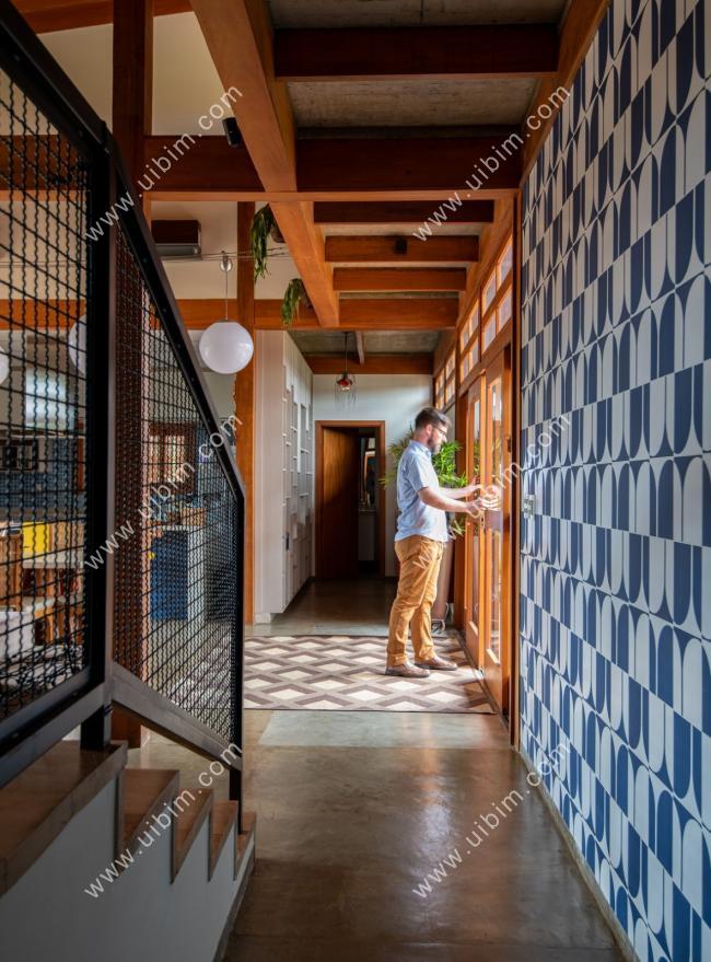 BIM建筑|草丛，泥巴，荡秋千：乡野田园里的儿童之家