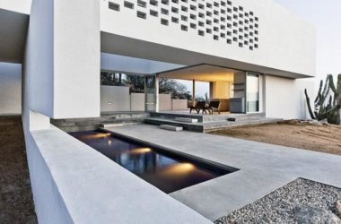 BIM建筑|荒漠火山脊上的萨卡特卡斯4号别墅 / Campos Leckie Studio-BIM建筑网