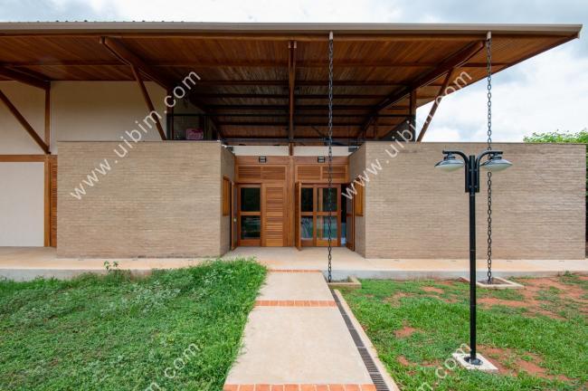 BIM建筑|草丛，泥巴，荡秋千：乡野田园里的儿童之家