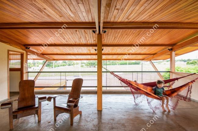 BIM建筑|草丛，泥巴，荡秋千：乡野田园里的儿童之家