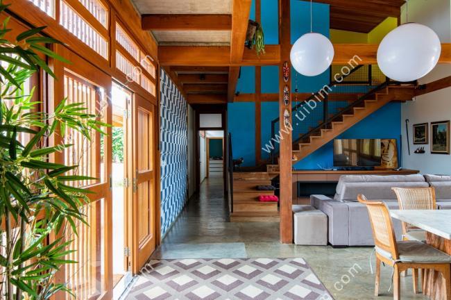 BIM建筑|草丛，泥巴，荡秋千：乡野田园里的儿童之家