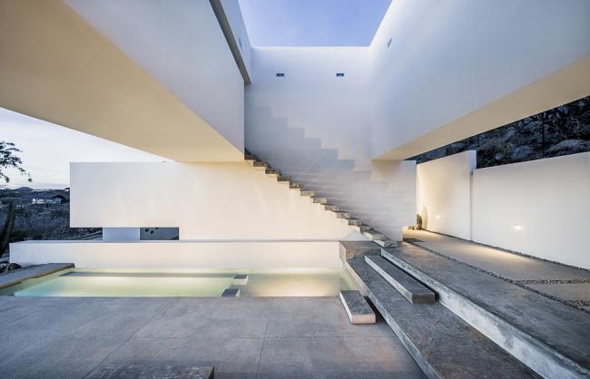 BIM建筑|荒漠火山脊上的萨卡特卡斯4号别墅 / Campos Leckie Studio