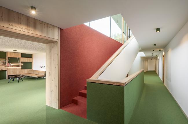 BIM建筑|依山就势而居——斯特拉塔酒店 / Plasma Studio