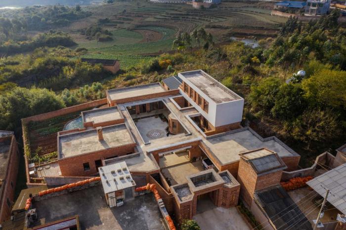 BIM建筑|一方院落，隐于悠然远山：云南曲靖赵宅 / 青岛川拓建筑设计工作室