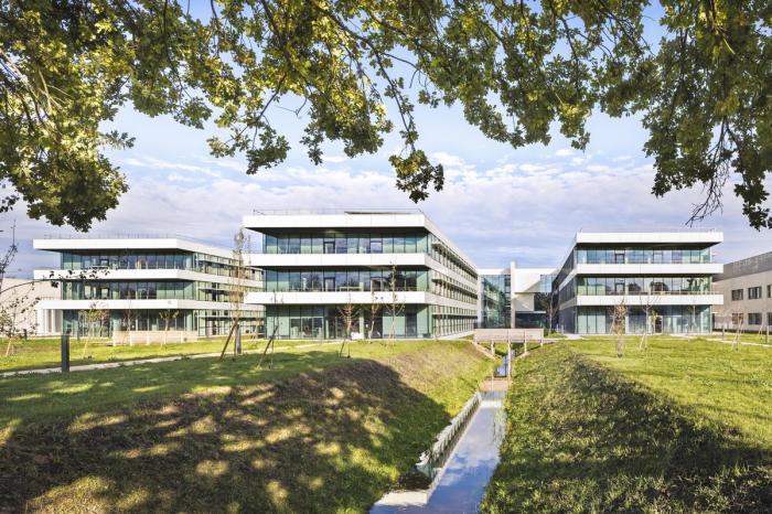 BIM建筑|轻盈透明，曲直线的共舞：液化空气集团总部 / Michel Rémon & Associés