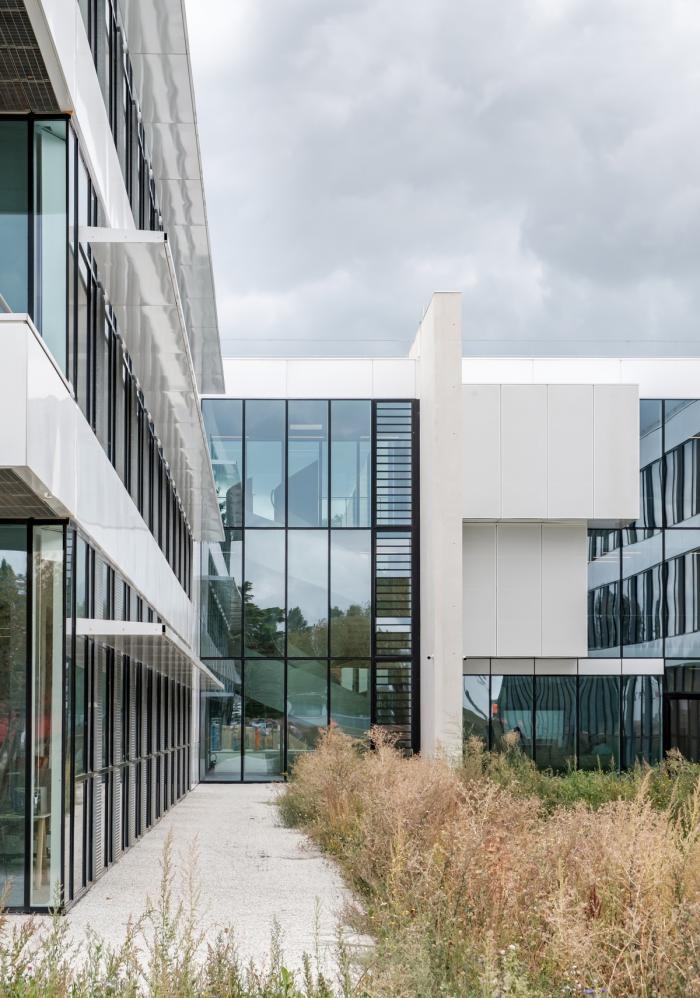 BIM建筑|轻盈透明，曲直线的共舞：液化空气集团总部 / Michel Rémon & Associés