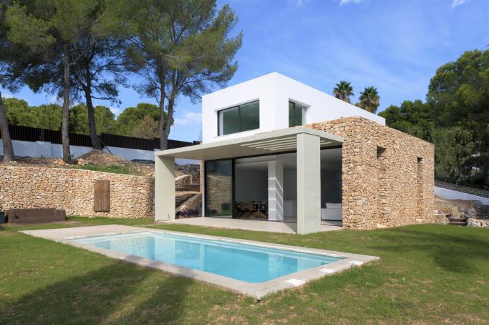 BIM建筑|原始粗野与现代元素的融合：巴哈姆 / 莫赖拉之家