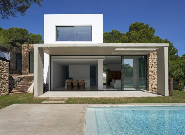 BIM建筑|原始粗野与现代元素的融合：巴哈姆 / 莫赖拉之家