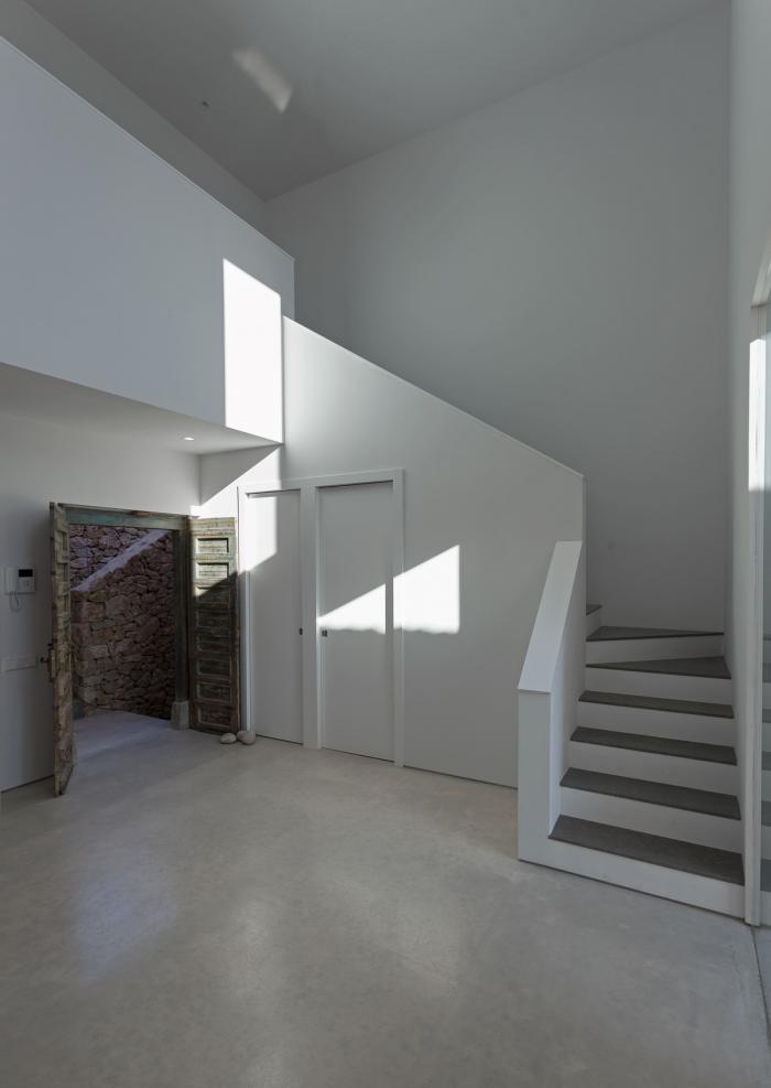 BIM建筑|原始粗野与现代元素的融合：巴哈姆 / 莫赖拉之家