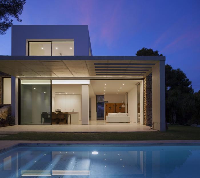 BIM建筑|原始粗野与现代元素的融合：巴哈姆 / 莫赖拉之家