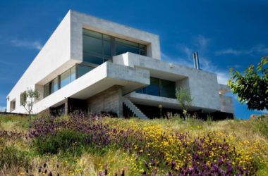 BIM建筑|如一位牧羊老者，聆听群山包围下的宁静：马德里家庭工作室-BIM建筑网