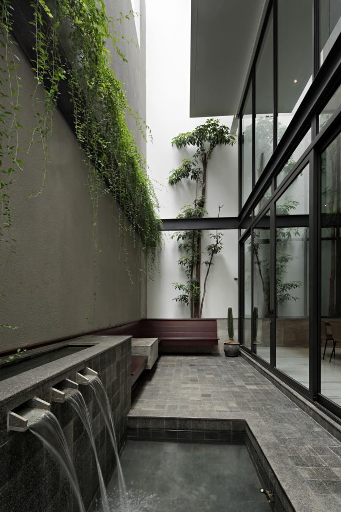 BIM建筑|一座“呼吸装置”——雅加达 VGI 住宅 / Pranala Associates