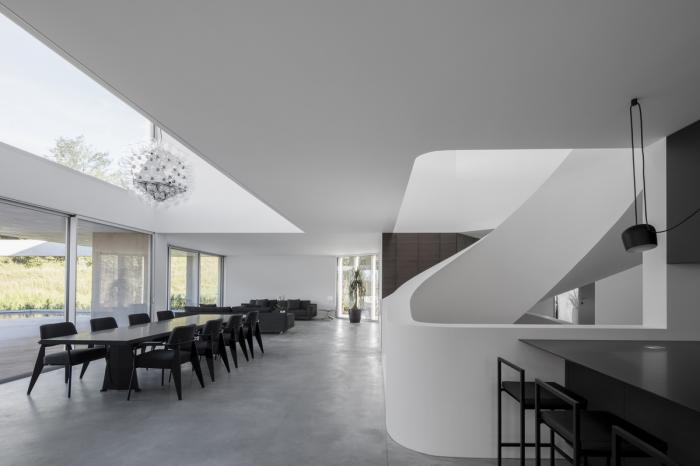 BIM建筑|错位构图，朴素中透着张力——科马诺别墅 / DF_DC