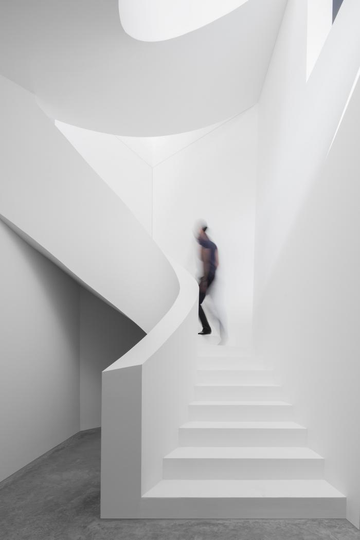 BIM建筑|错位构图，朴素中透着张力——科马诺别墅 / DF_DC