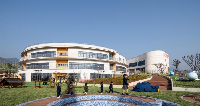 BIM建筑|一只静躺于海边的“海螺城堡”：大孚双语幼儿园 / 上海思序建筑规划设计